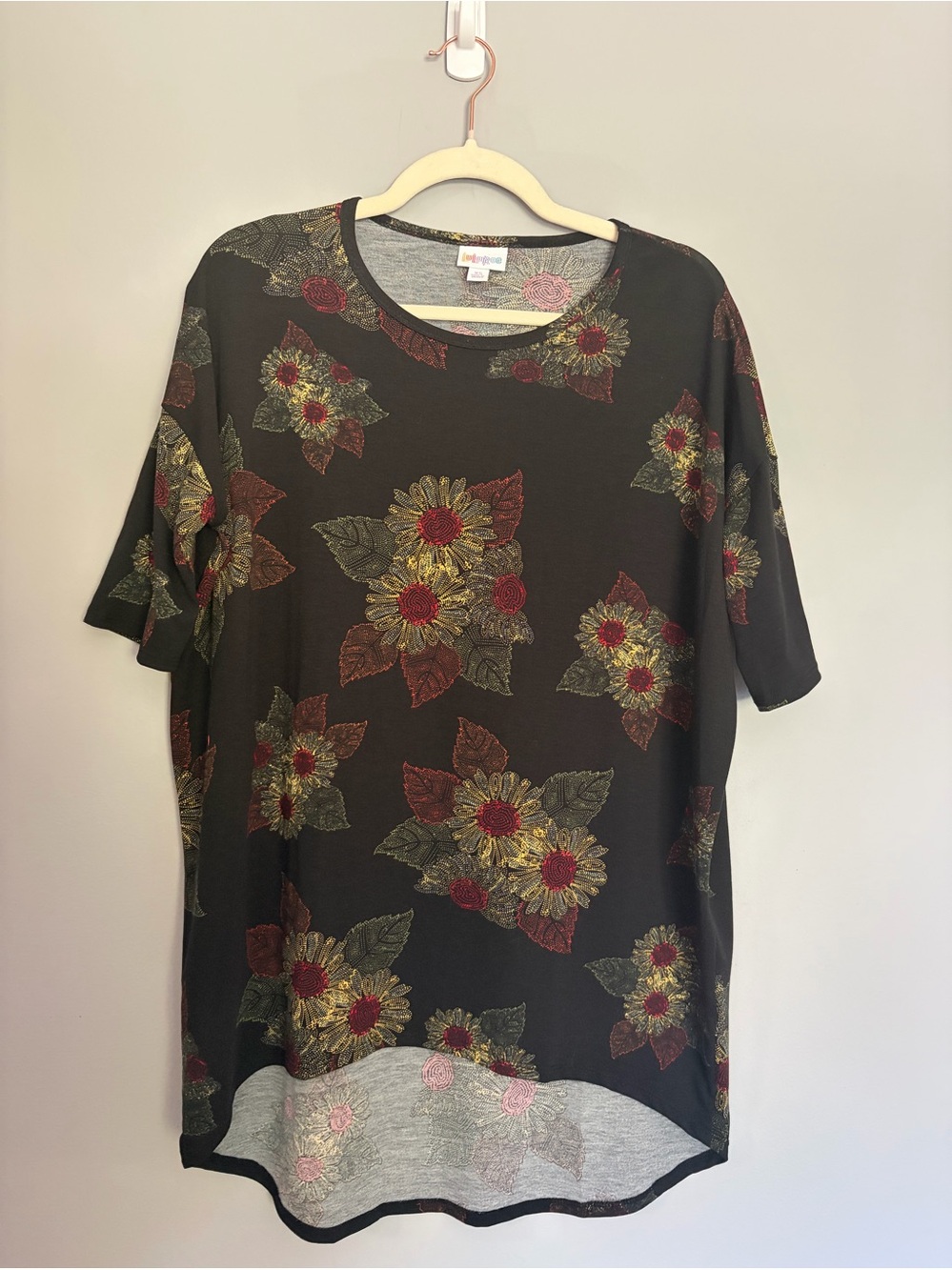 LuLaRoe Irma Dolman Tunic Top Oversized XS Black Yellow Sunflowers Hi Lo Hem